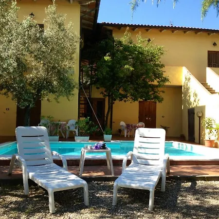 Il Porto アパートホテル 4*