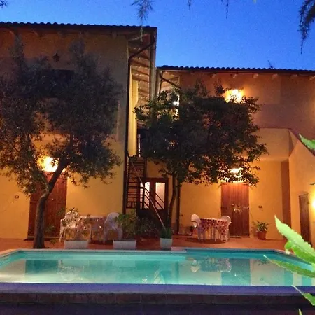 Il Porto טואורו סול טראסימנו