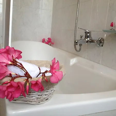 Il Porto טואורו סול טראסימנו